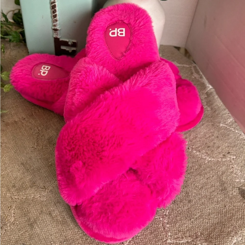BP (Brass Plum) Plush BarbieCore Pink Crisscross Slippers. Size 9-10 Lar… - Picture 7 of 10
